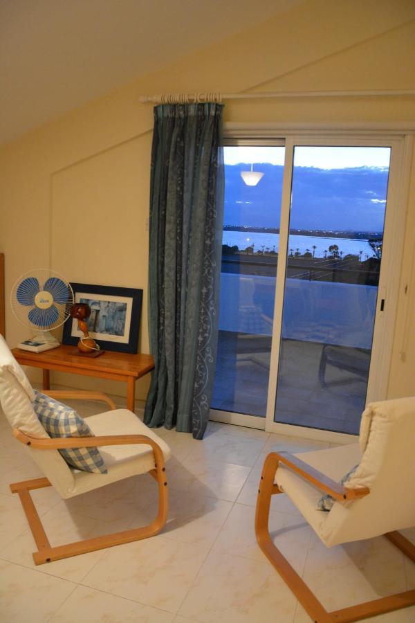 Must Stay - Sea & Salt Lake Panoramic View Apt Larnaca Exteriör bild