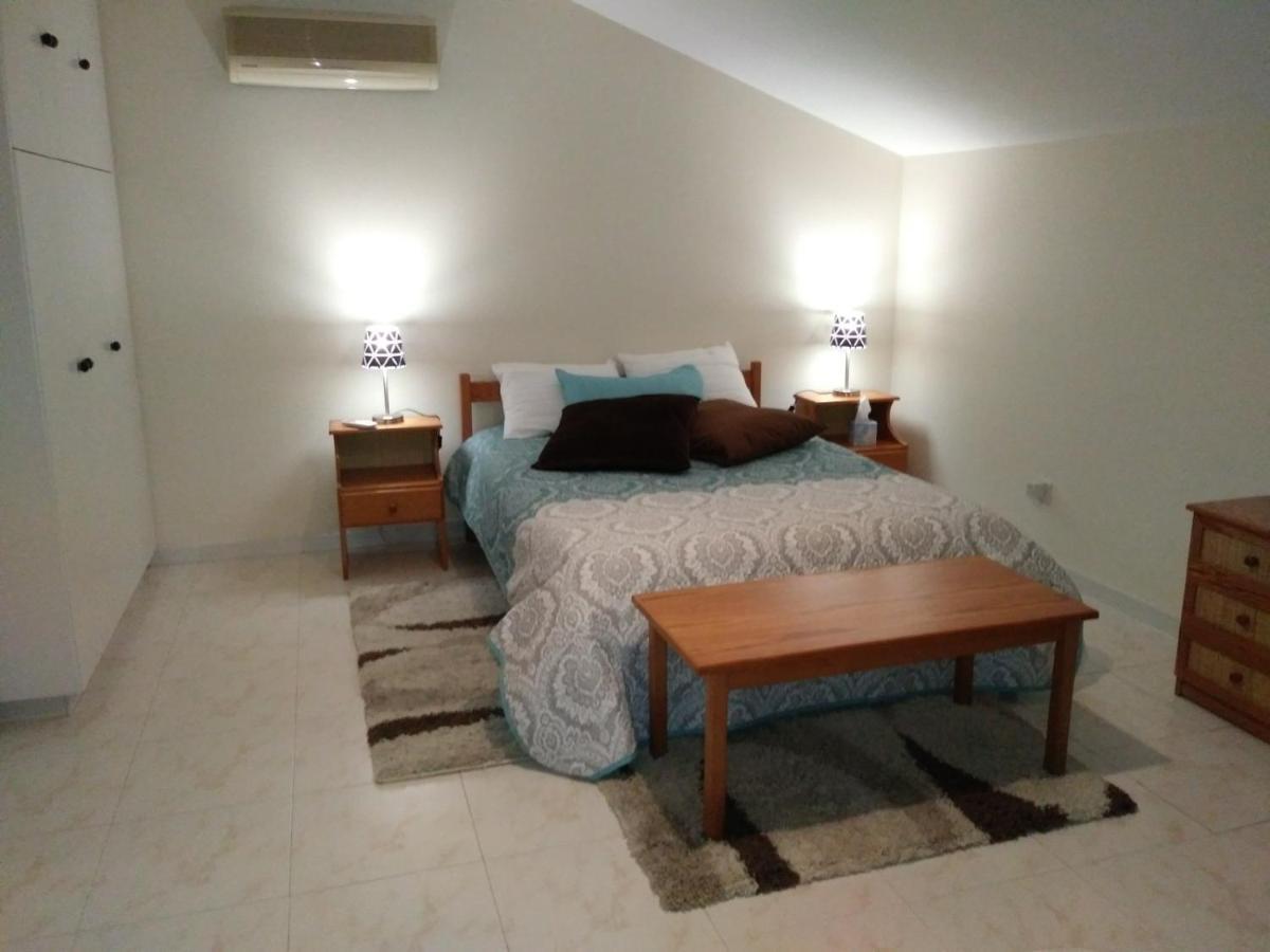 Must Stay - Sea & Salt Lake Panoramic View Apt Larnaca Exteriör bild