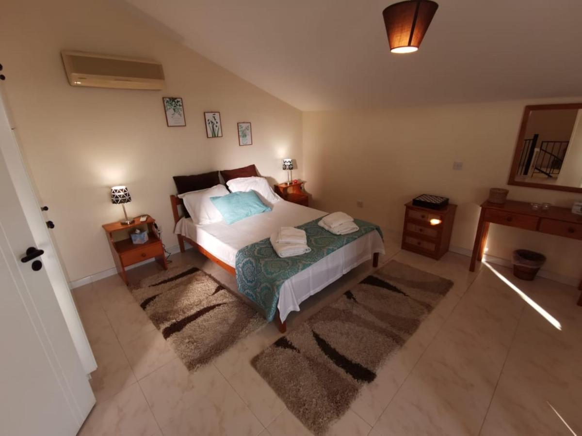 Must Stay - Sea & Salt Lake Panoramic View Apt Larnaca Exteriör bild
