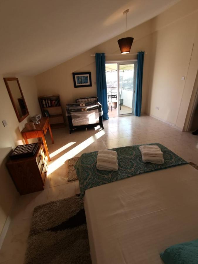 Must Stay - Sea & Salt Lake Panoramic View Apt Larnaca Exteriör bild